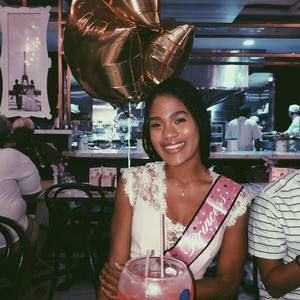 Meet your Posher, Anna